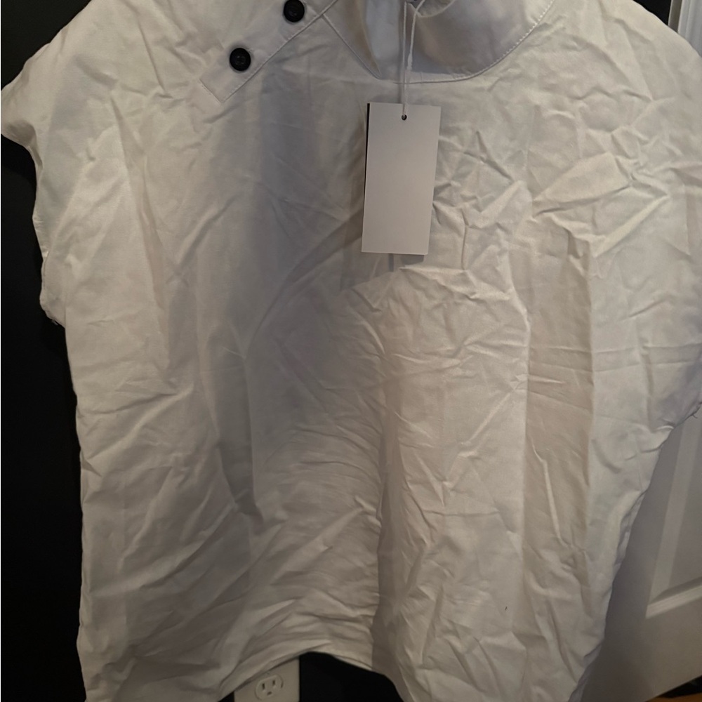 Brand New Size Large Uoozee shirt